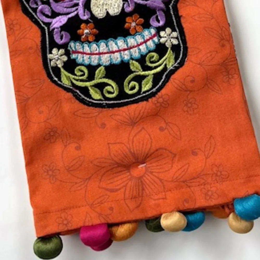 Bouffants & Broken Hearts Day of the Dead Kitchen Towels NWT